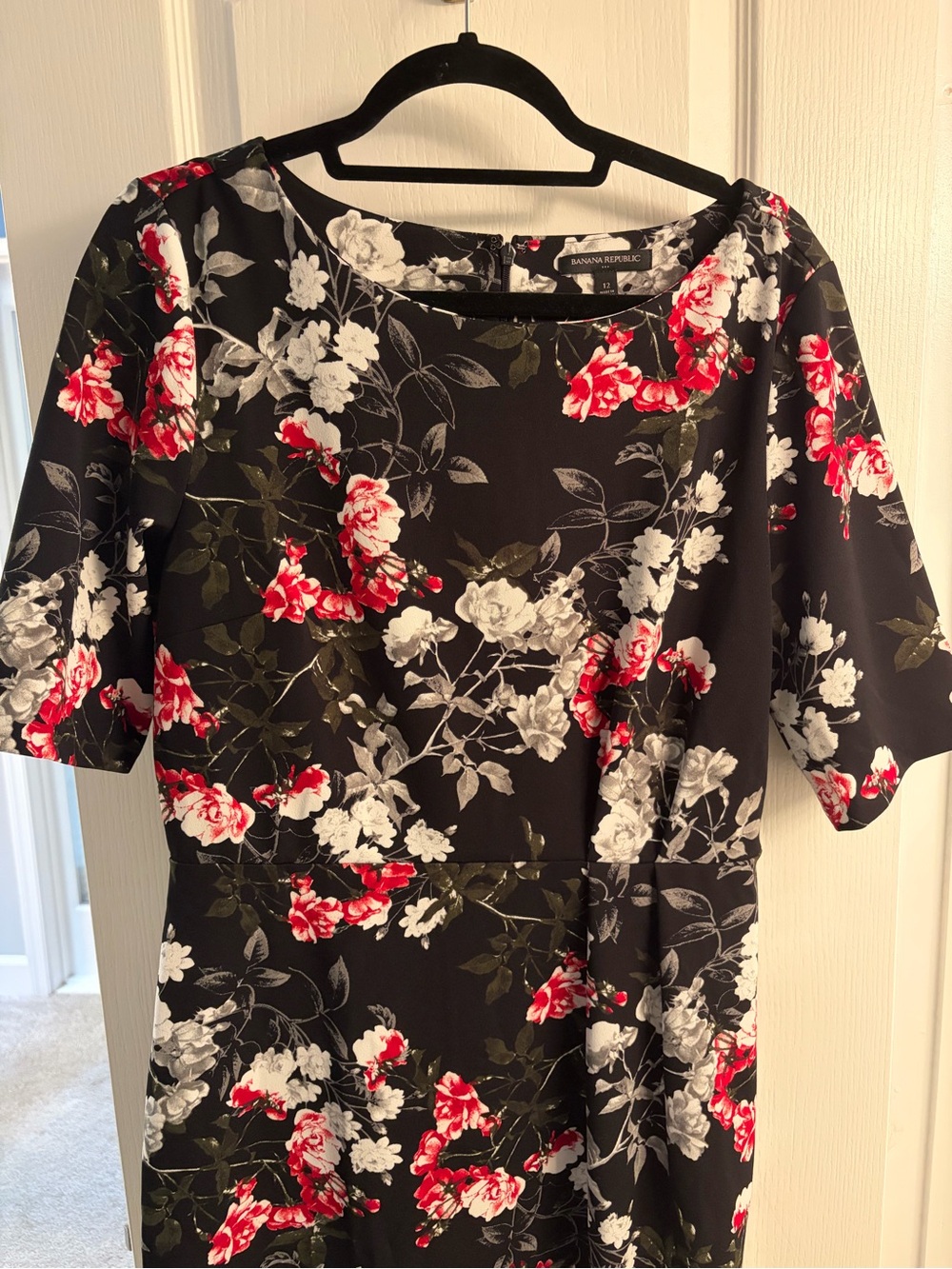 Banana Republic Black Floral Short-Sleeve Dress